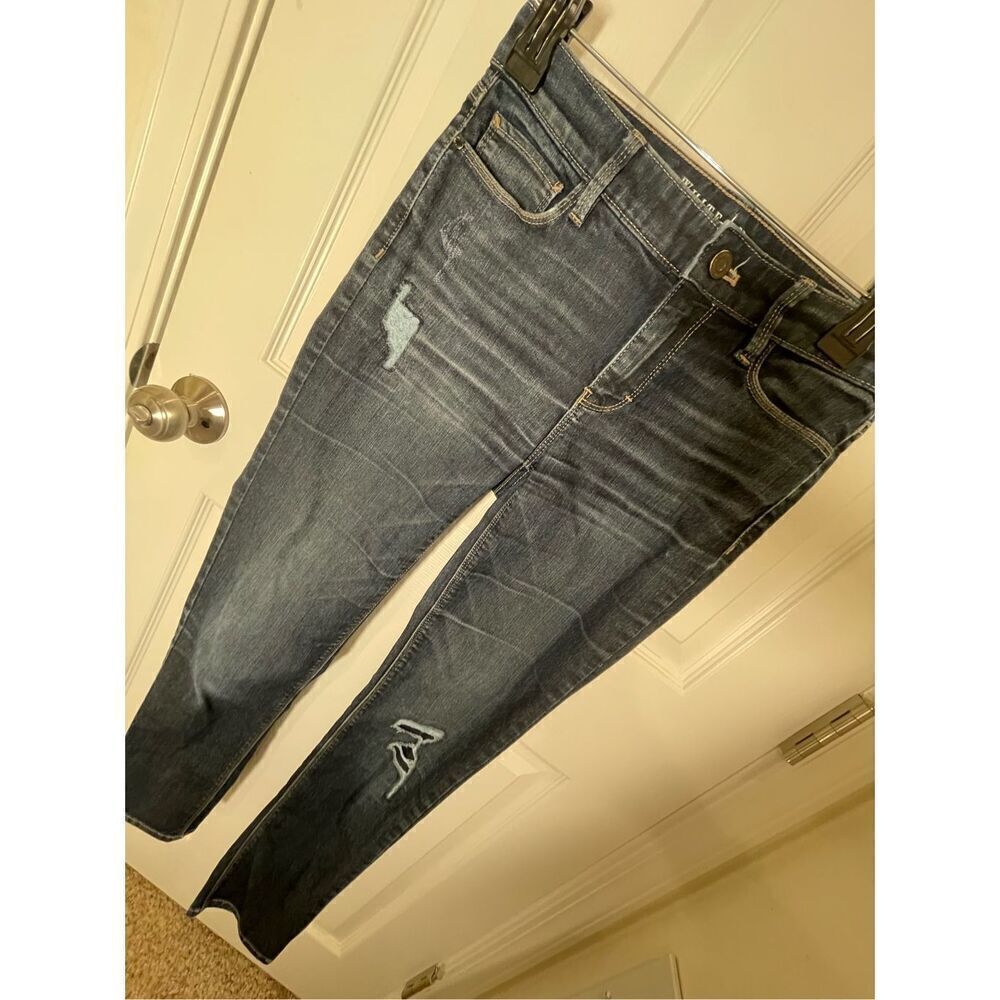 White House Black Market women’s dark jeans size 0 distressed